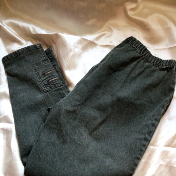 DG2 woman’s jacket and pants. Size 1x petite. - Picture 4 of 8